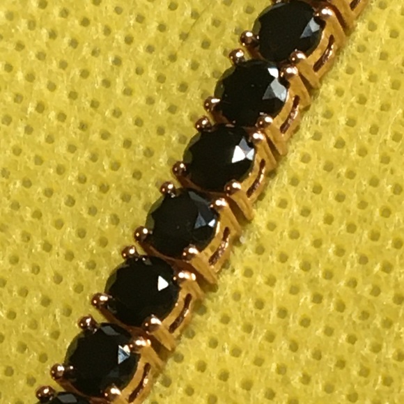 Spinel in Rose Gold - Picture 8 of 11